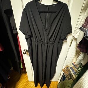 SHEIN Black V-Neck Short Sleeve Wide-Leg Jumpsuit